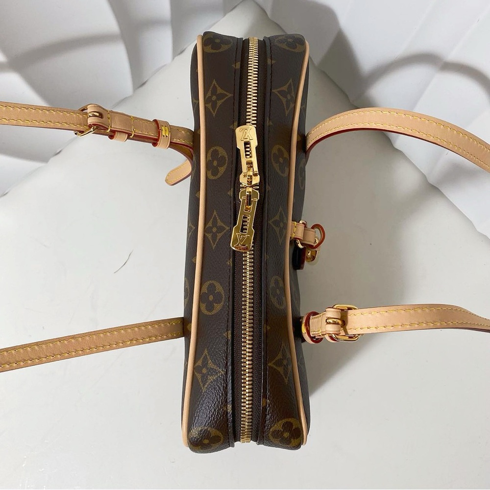 Louis Vuitton Monogram Hang On Handbag - Picture 5 of 12